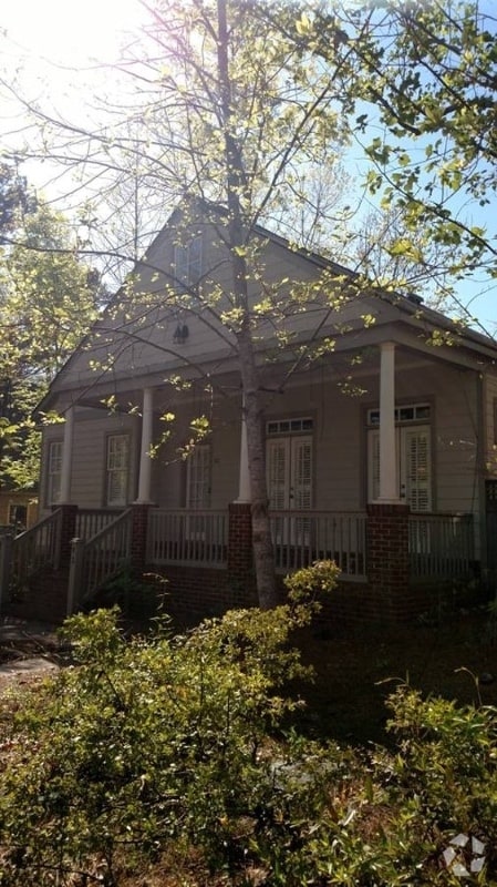Building Photo - 93 Hawthorn St