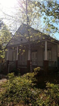 Building Photo - 93 Hawthorn St