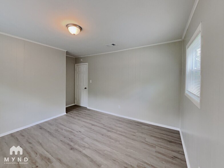Building Photo - 7116 Green Acres Ct SW