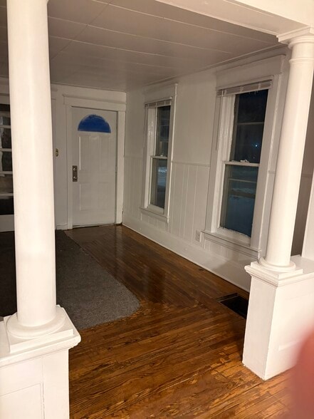 Building Photo - 1311 W Genesee Ave