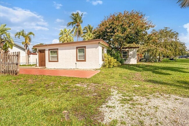 Primary Photo - 4421 SW 73rd Terrace