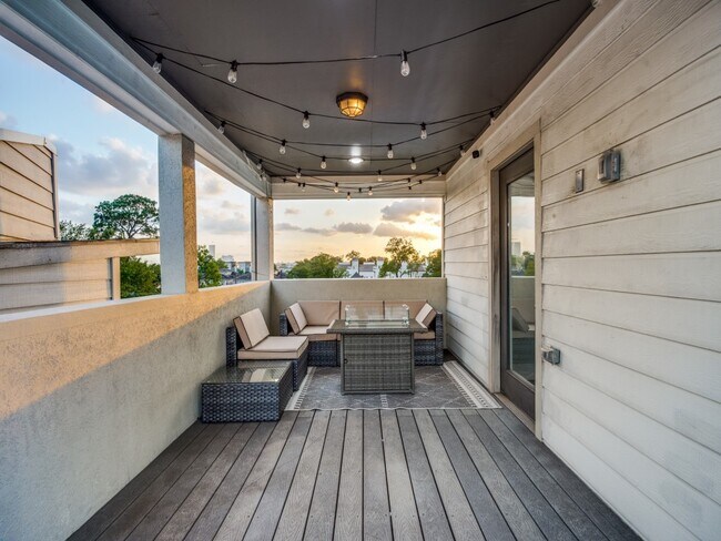 Building Photo - 1509 Holly St