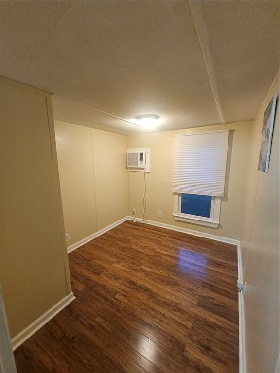 Building Photo - 1201 Floyd Dr NE