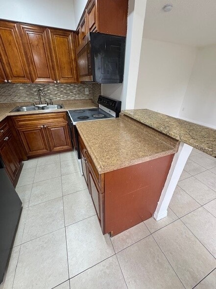 Building Photo - 4656 Schall Rd