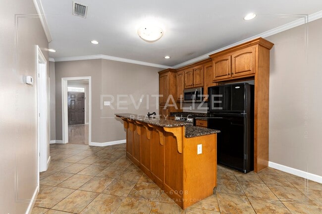 Building Photo - 3 Bed 2.5 Bath Townhome in West Mobile