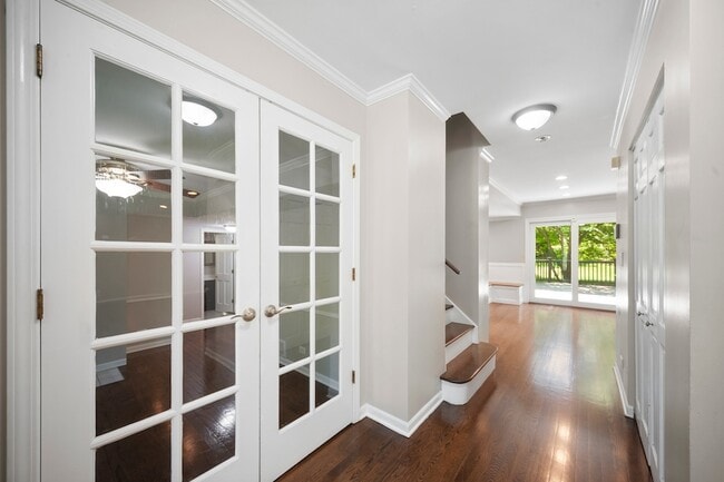 Building Photo - 310 Chesterfield Ln