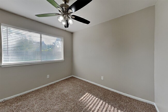 Building Photo - 5306 Hazel Grove Dr
