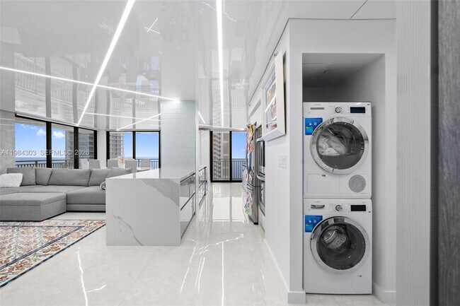 Building Photo - 210 174th St