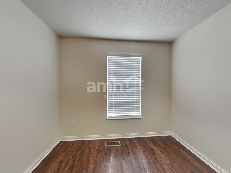 Building Photo - 1264 Woodford Ct