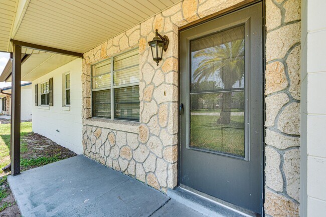Building Photo - 3 Bedroom Home in Port Orange