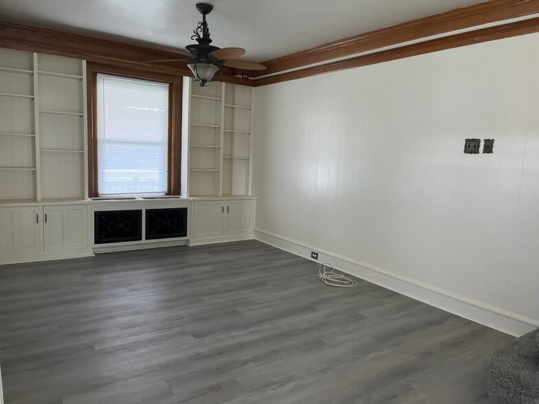 Living Room - 122 E 4th St