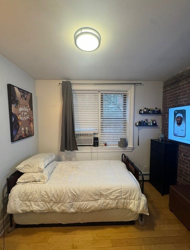 Building Photo - 254 1st St