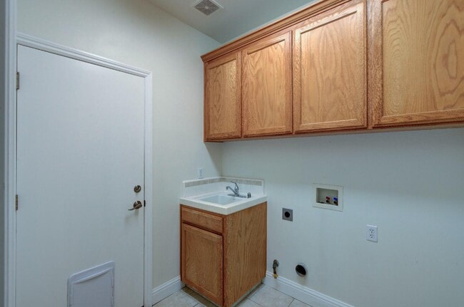 Building Photo - 1824 E Turnberry Ave