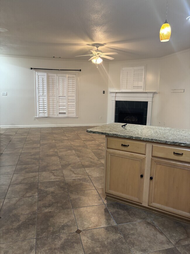 Building Photo - 203 Walnut Gardens Dr