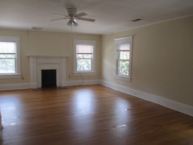 Building Photo - Charming 2br 1ba Condo in Five Points! Ava...