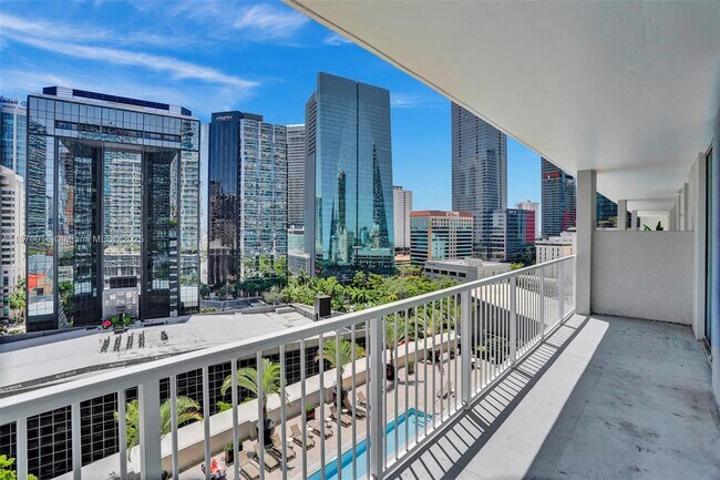 Primary Photo - 1250 S Miami Ave