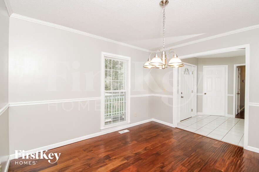 Building Photo - 6706 River Hills Dr