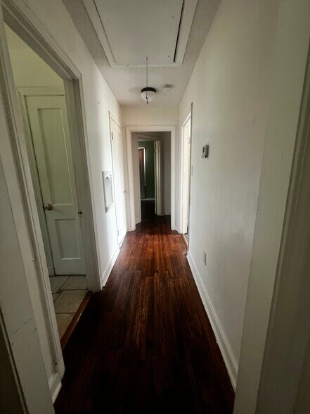 Building Photo - 944 Alice Ave