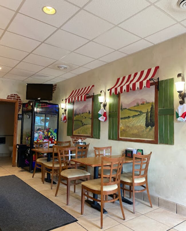 Walk to pick up freshly made pizza’s @ Guiseppi’s - 721 Oneida St