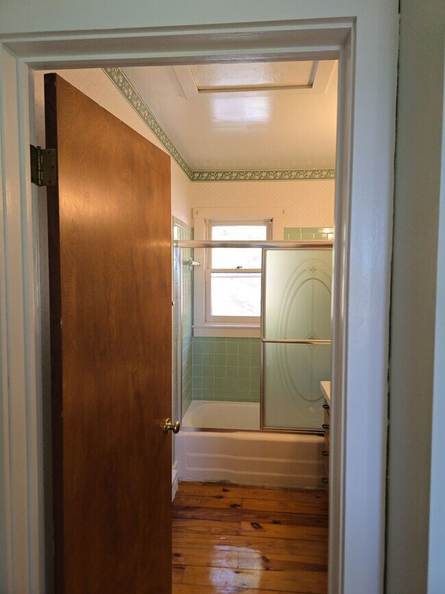 Building Photo - 243 Saddle Ridge Rd