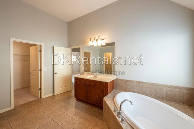 Building Photo - 11923 Aspen Forest Dr