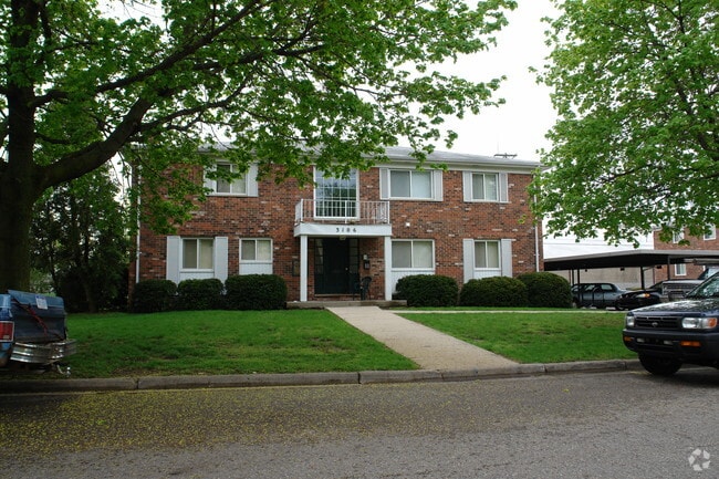 Primary Photo - 3106 Holiday Drive Apartments
