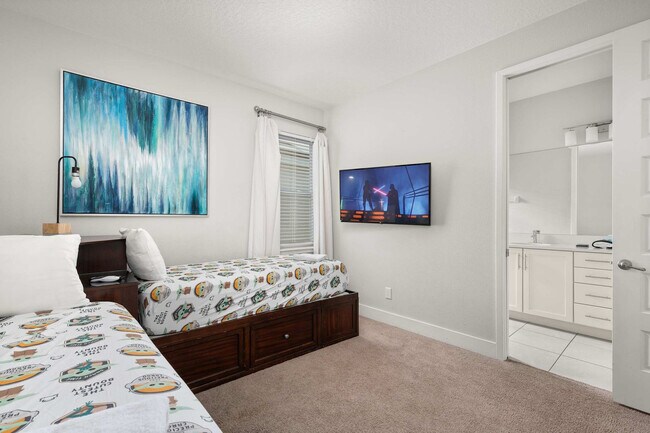 Building Photo - 301 Burma St