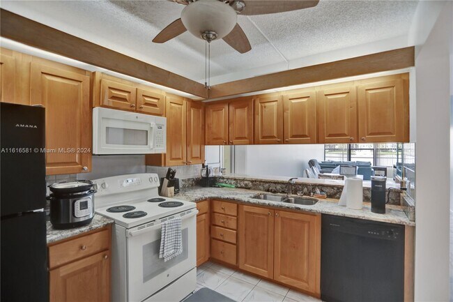 Building Photo - 1524 Whitehall Dr