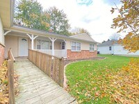 Building Photo - 5969 Crestmoor Dr SE