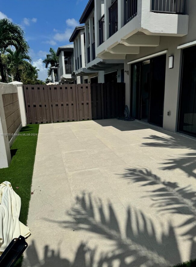 Building Photo - 10400 NW 58th Ter
