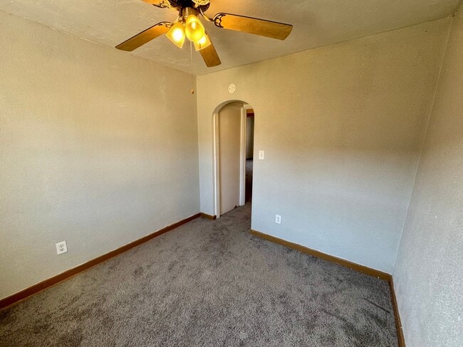 Building Photo - 732 Idlewood Ave