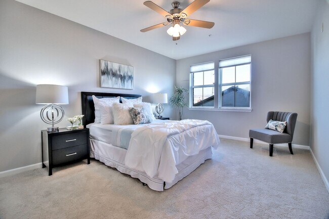 Building Photo - Luxury 2-Bedroom Monte Vista Condo with Downtown Views & Monthly House Cleaning Included