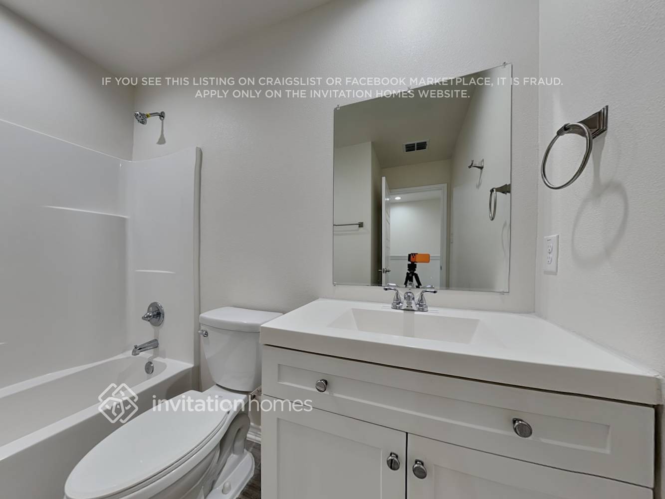 Building Photo - 318 Shady Bluff Dr