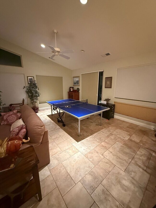 Building Photo - Luxury Home with 180 Degrees Lake Views