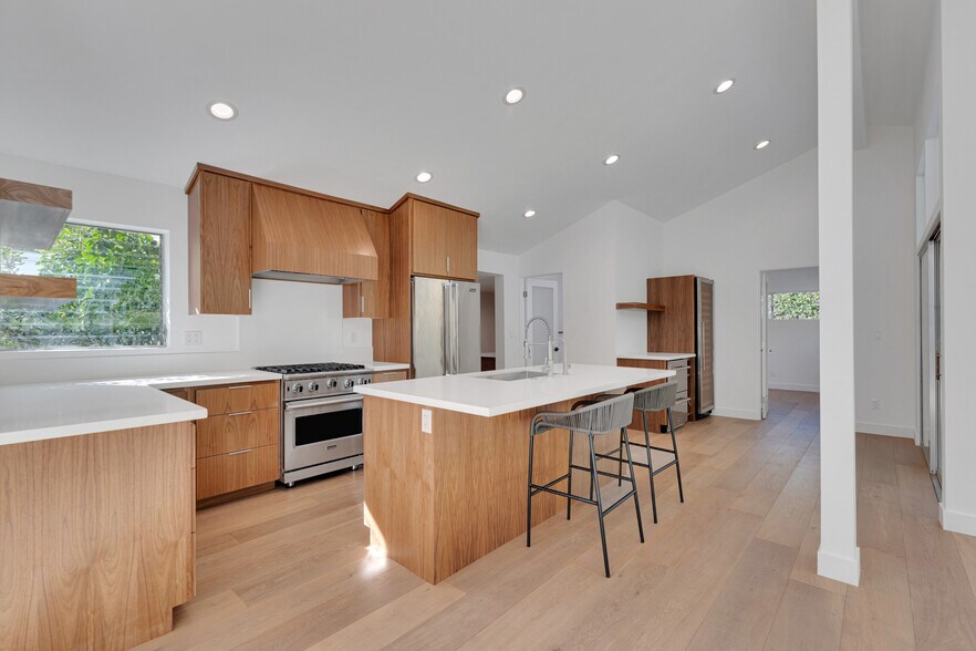 Viking Appliances - 6234 Paseo Canyon Dr