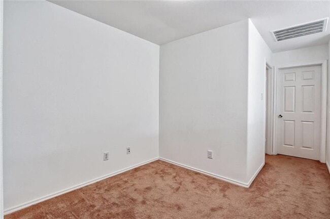 Building Photo - 74 Blue Creek Ct