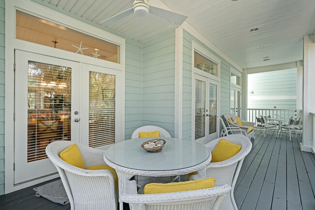 Building Photo - 10 Boardwalk Ln