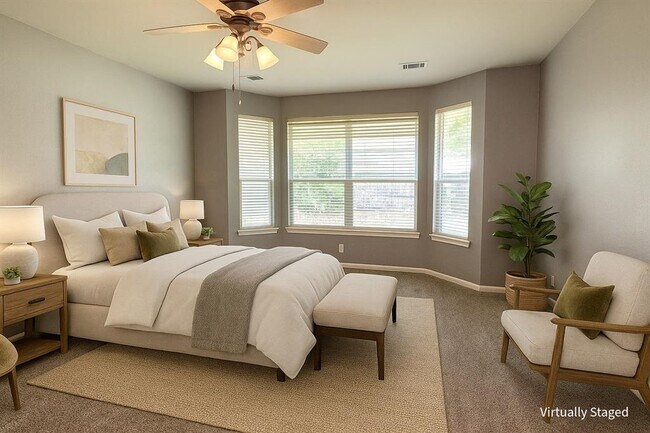 Building Photo - 1104 Vanderbilt Cir