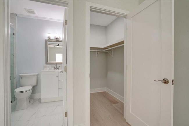 Building Photo - 320 NW 6th Ave