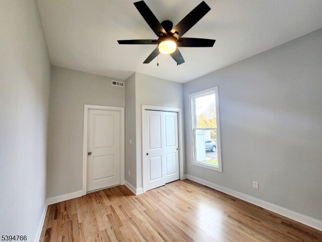 Building Photo - 24 W Stewart St