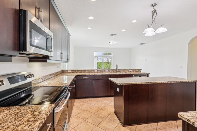 Building Photo - 1126 Maumee St