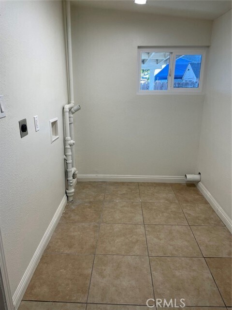 Building Photo - 835 E Nocta St