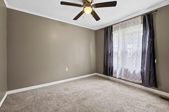 Building Photo - Pet Friendly House