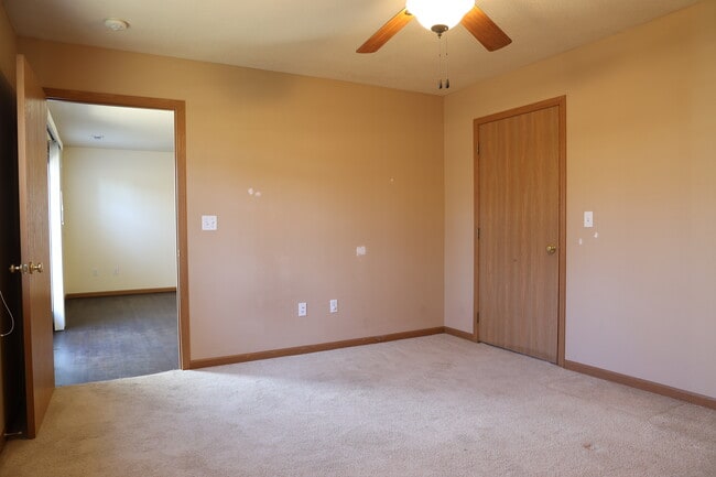 Building Photo - 22635 Hollow Oak Ln