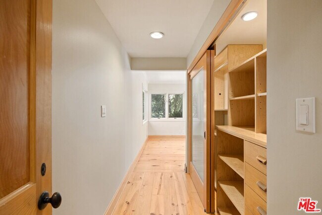 Building Photo - 7972 Mulholland Dr