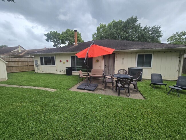 Building Photo - 3134 Sedgeborough Dr