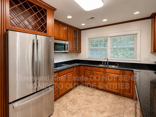 Building Photo - 342 Devane St