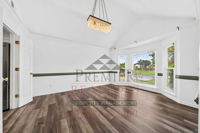 Building Photo - 5924 Big Oak Dr