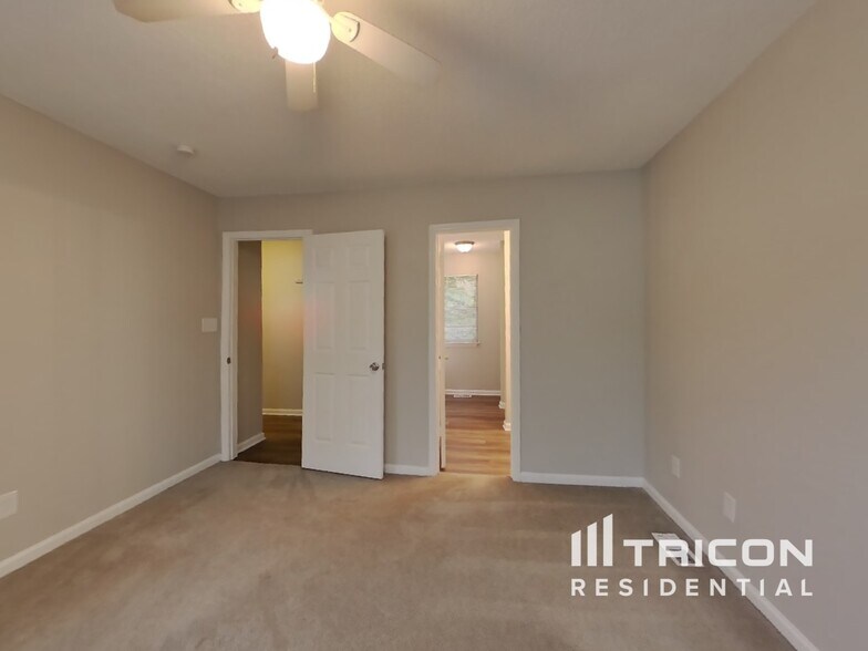 Building Photo - 7019 Hunters Glen Drive Charlotte NC