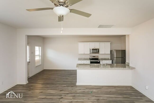 Building Photo - 10615 Lost aples Dr